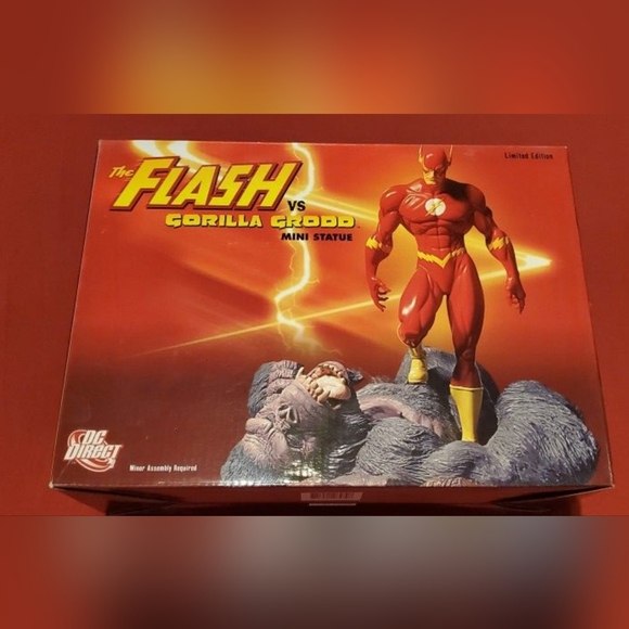 DC Direct Flash vs Gorilla Grodd Statue - Picture 1 of 3
